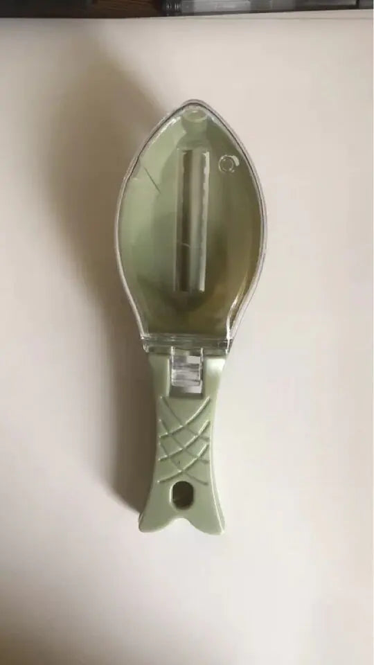 Kitchen Fish Scale Scraper Tool with Lid - Manual Use